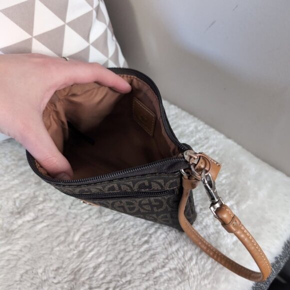 Giani Bernini Preppy Old Money Italian Style Monogram Block Signature Wristlet - Picture 6 of 11